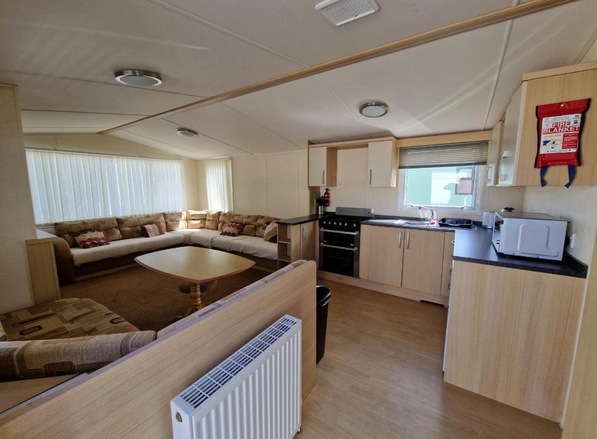 Cozy 2 Bedroom Static Caravan In Clarach Bay , 애버리스트위스 외부 사진