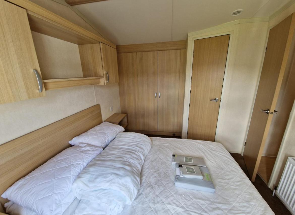 Cozy 2 Bedroom Static Caravan In Clarach Bay , 애버리스트위스 외부 사진