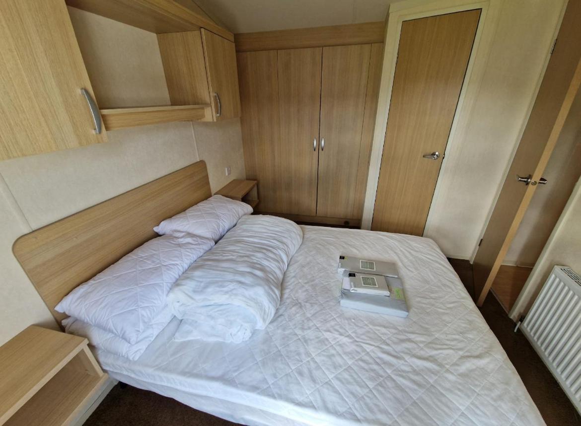 Cozy 2 Bedroom Static Caravan In Clarach Bay , 애버리스트위스 외부 사진